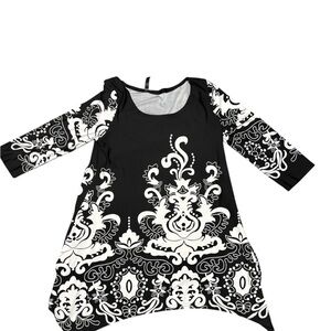 Black and White Patterned Blouse size M